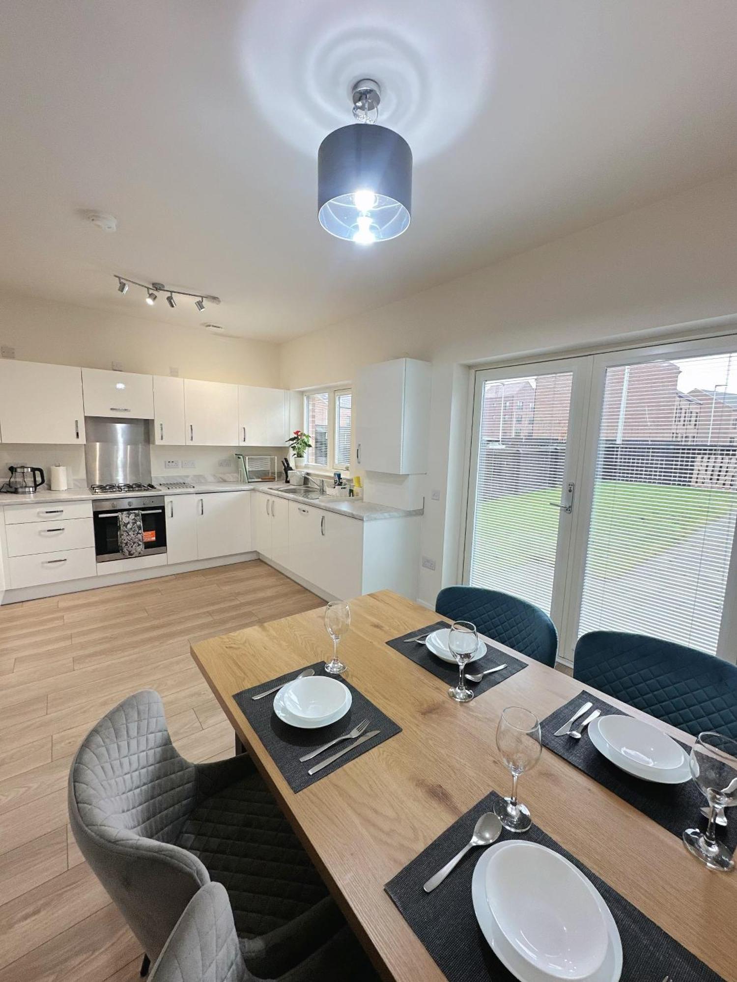 Holiday home Wee Townhouse, 3 Beds With Free Parking, Wifi & Ethernet Connection Glasgow