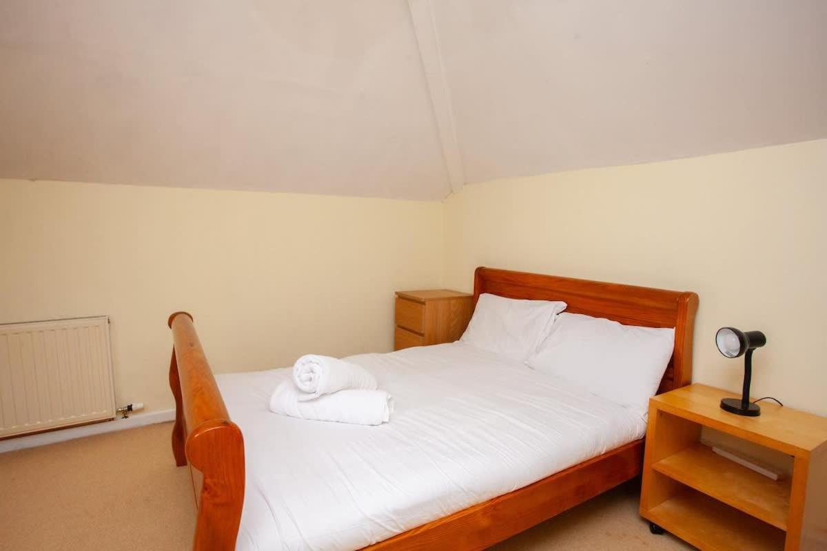 3 Bed Flat With Parking *