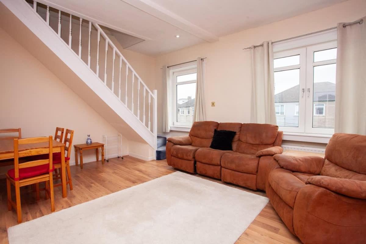 3 Bed Flat With Parking