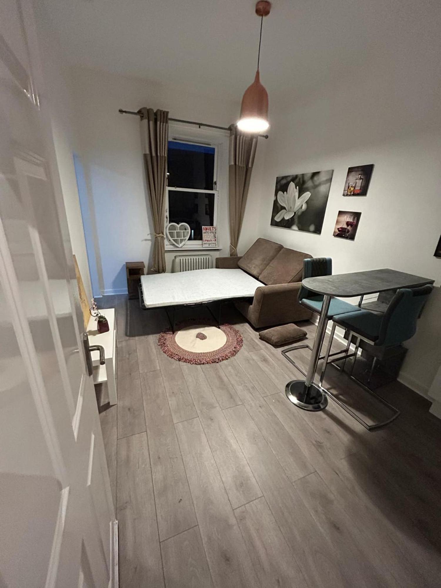 Apartment Govan 1 Bedroom *