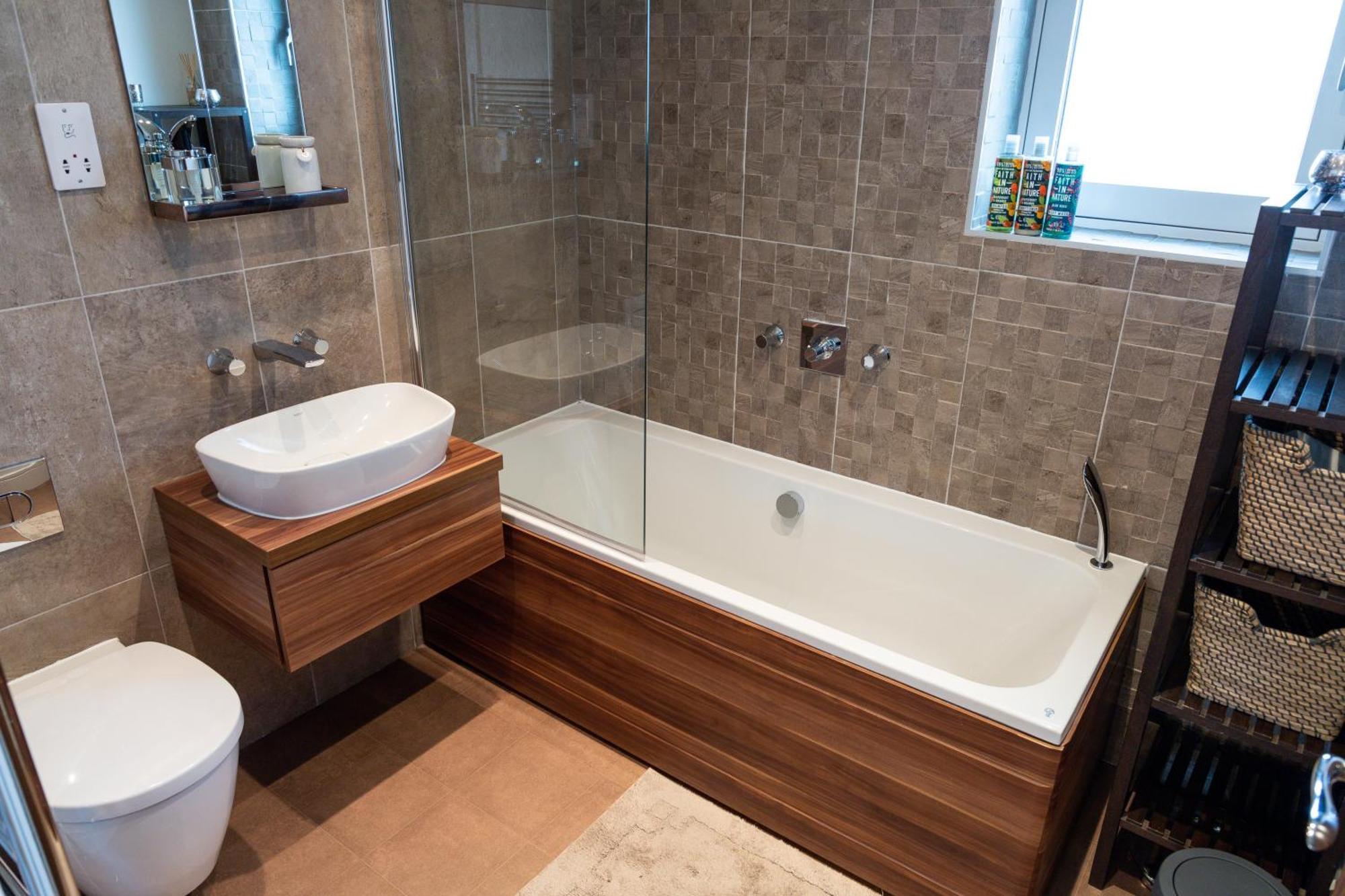 3br-sleeps6-parking-garden-citycentre *