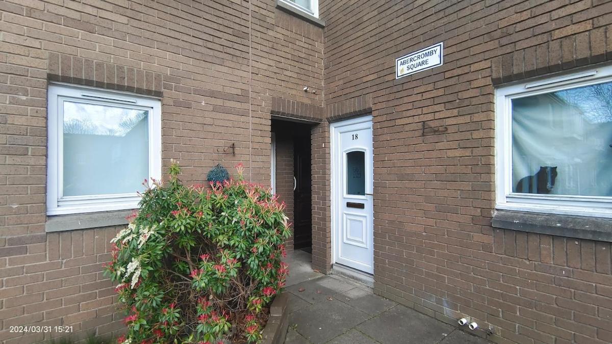 Apartment Free Parking 2-bedroom House In Glasgow