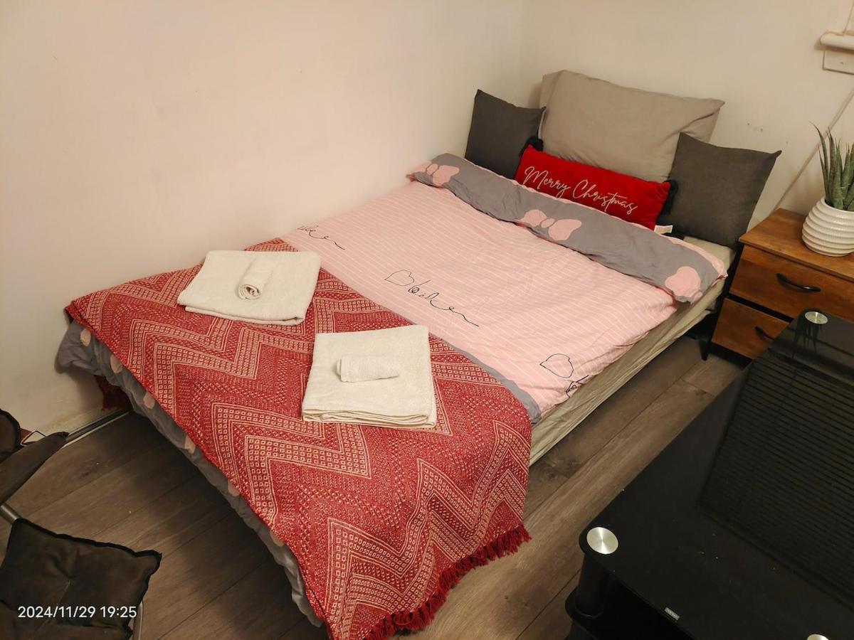 Free Parking 2-bedroom House In Glasgow