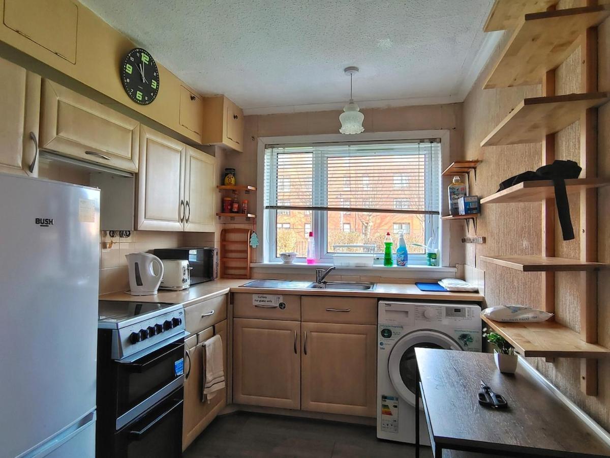 Free Parking 2-bedroom House In * Glasgow