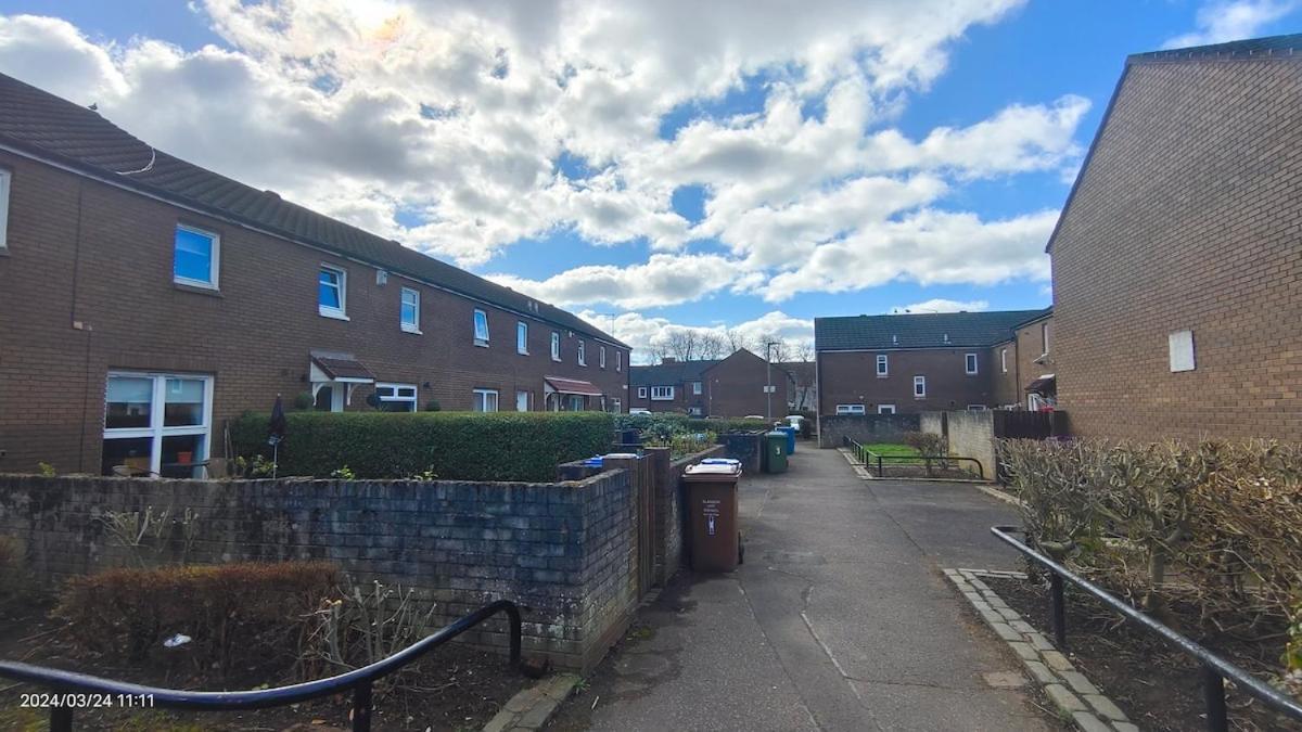 Free Parking 2-bedroom House In Apartment