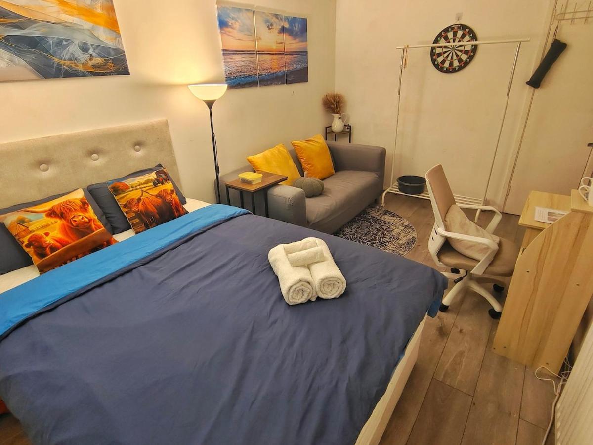 Free Parking 2-bedroom House In Apartment Glasgow