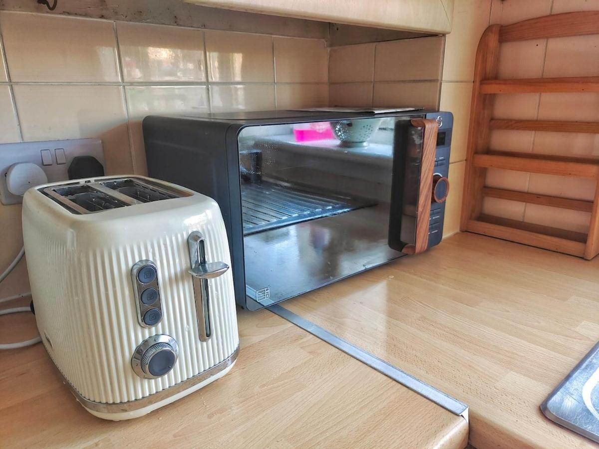 Free Parking 2-bedroom House In Apartment Glasgow