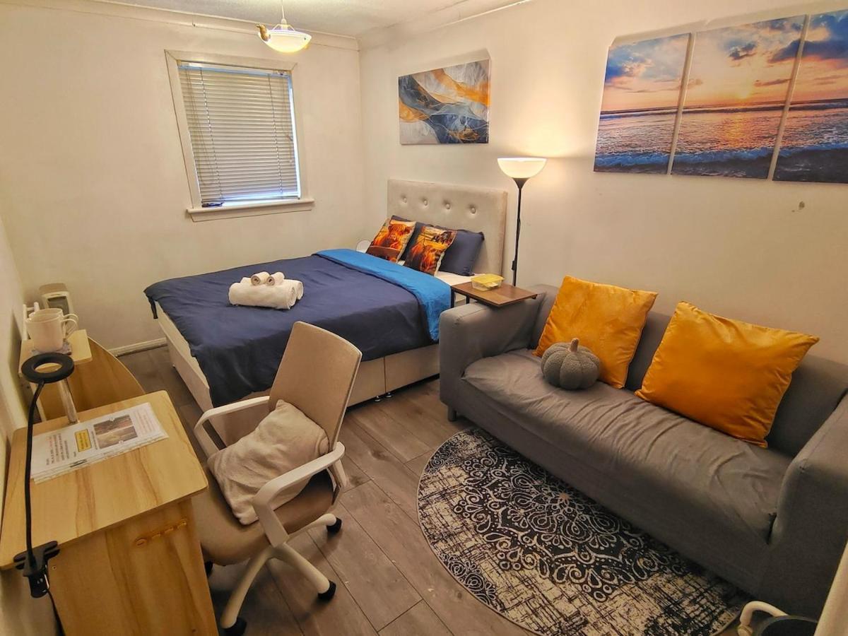 Free Parking 2-bedroom House In Apartment