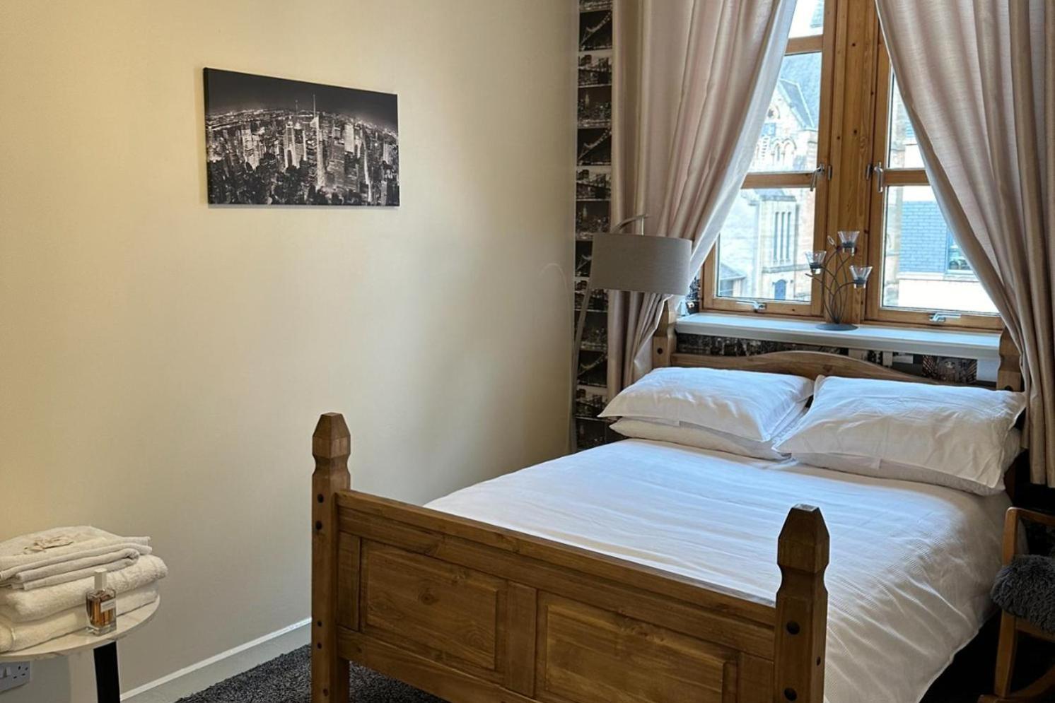 1 Bedroom In Centre Apartment Glasgow