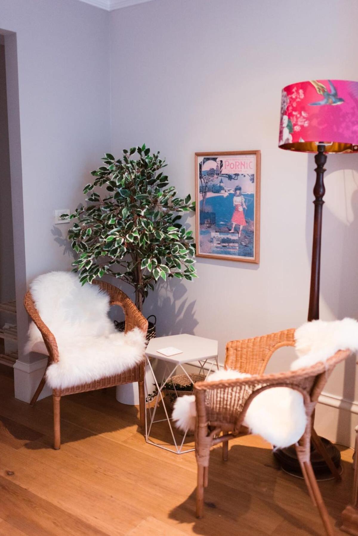 Elegant West End Flat In *