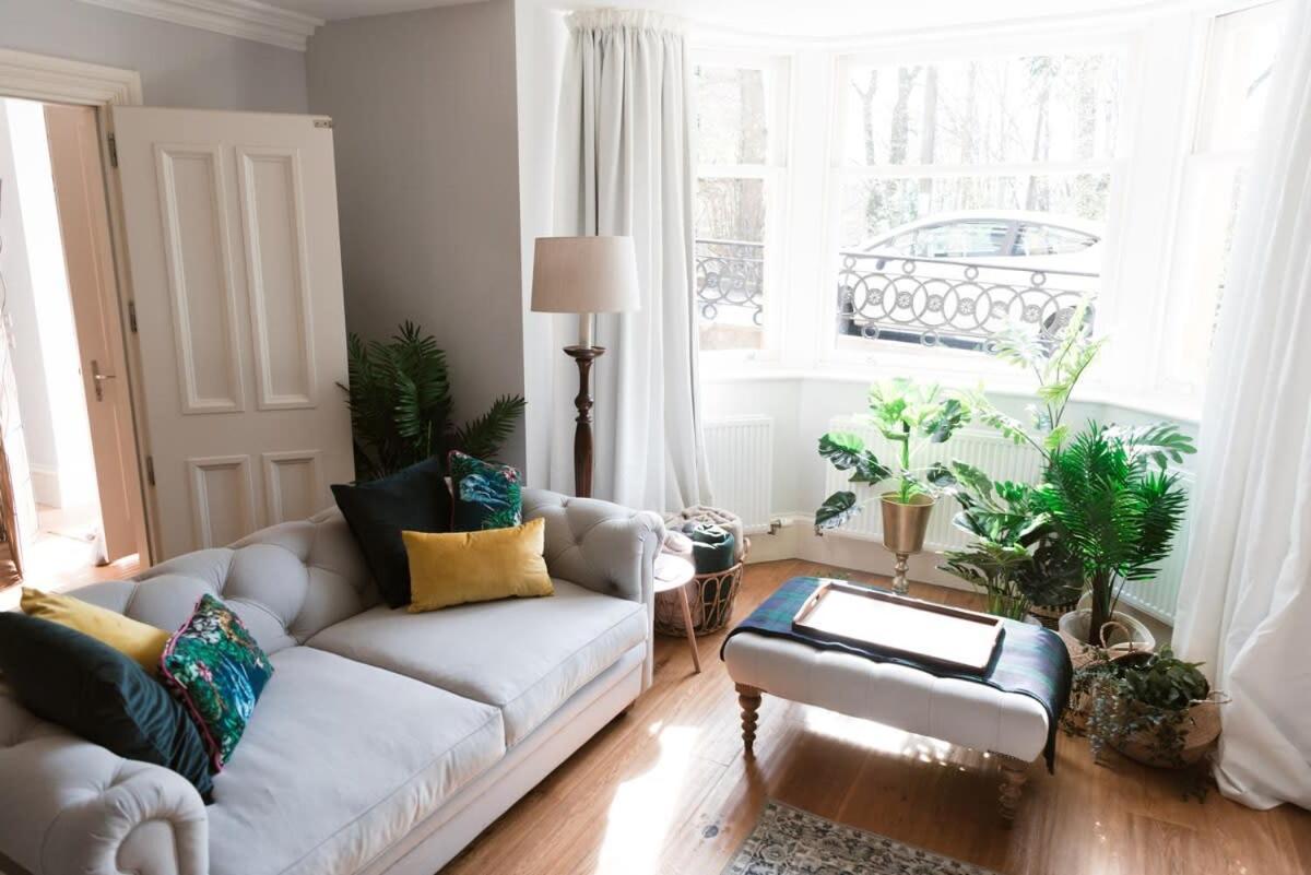 Elegant West End Flat In Apartment *