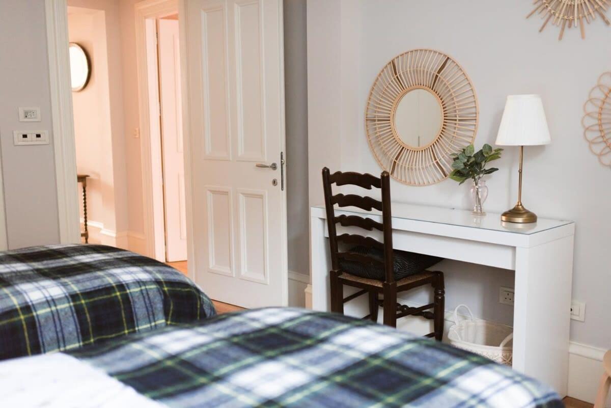 Elegant West End Flat In *