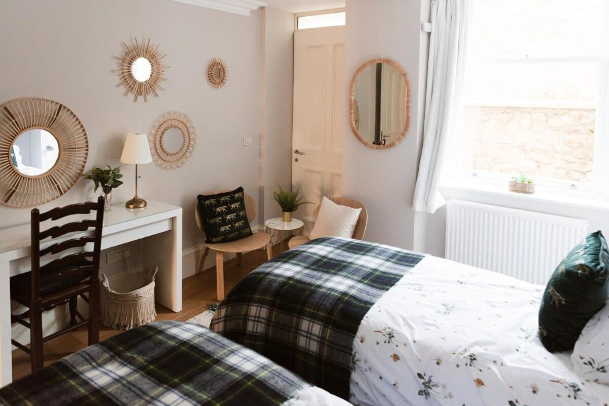 Elegant West End Flat In