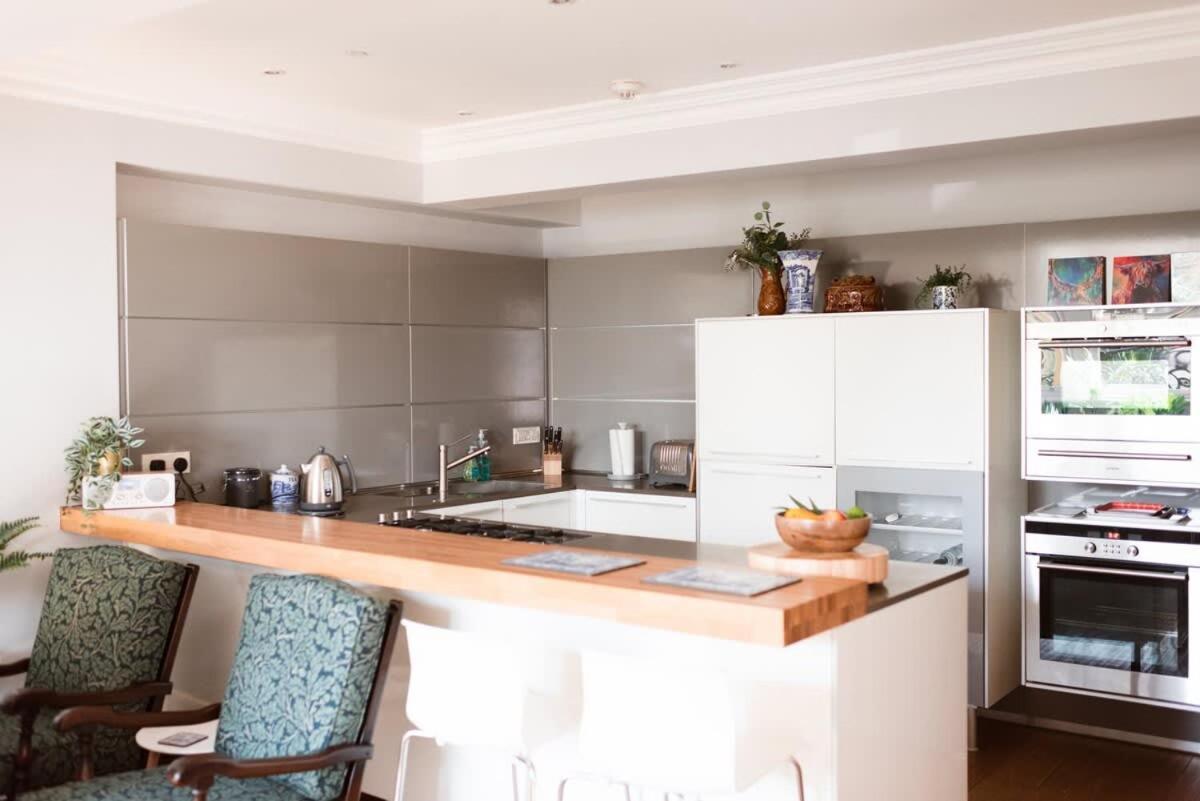 Elegant West End Flat In Apartment *