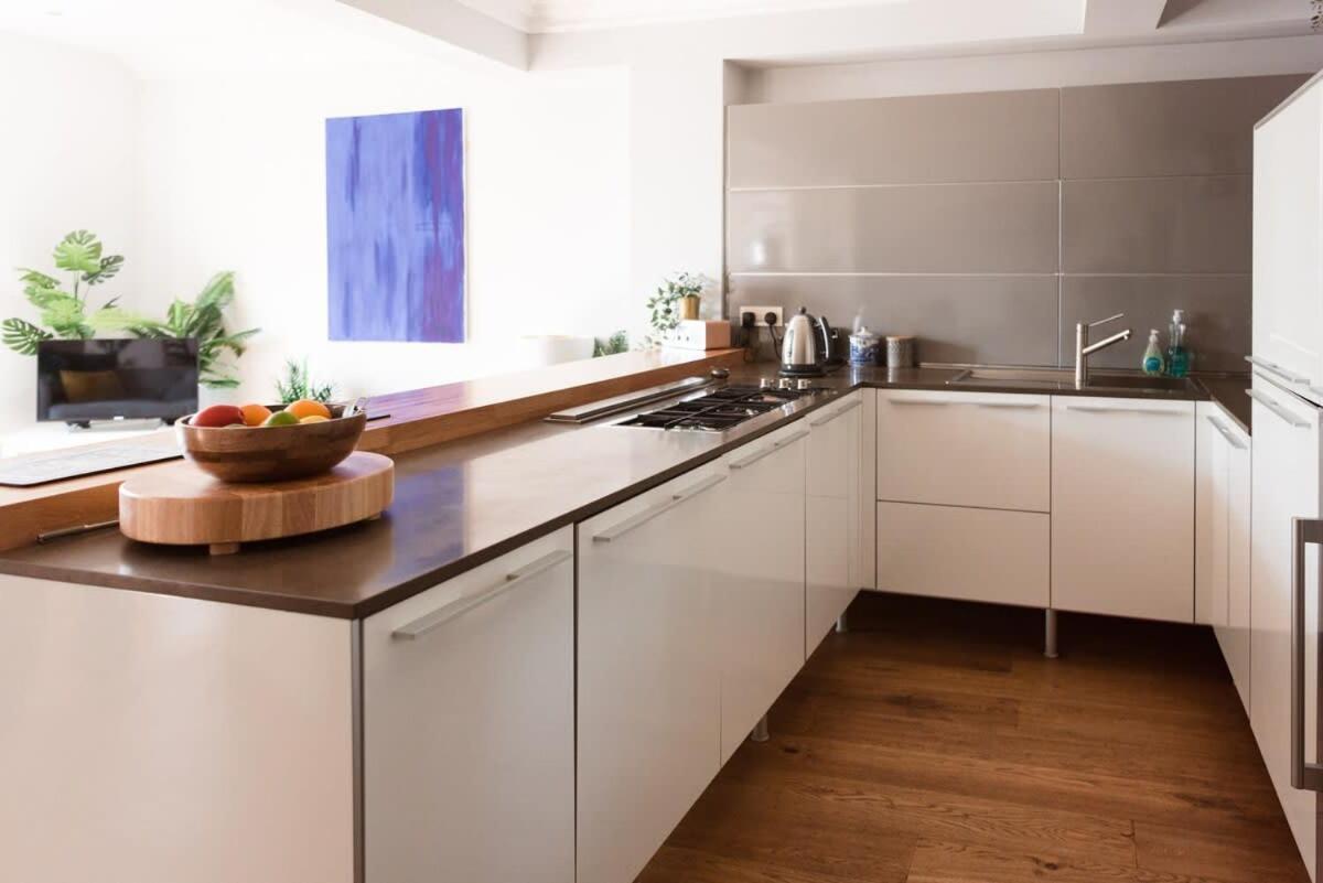 Elegant West End Flat In Apartment *