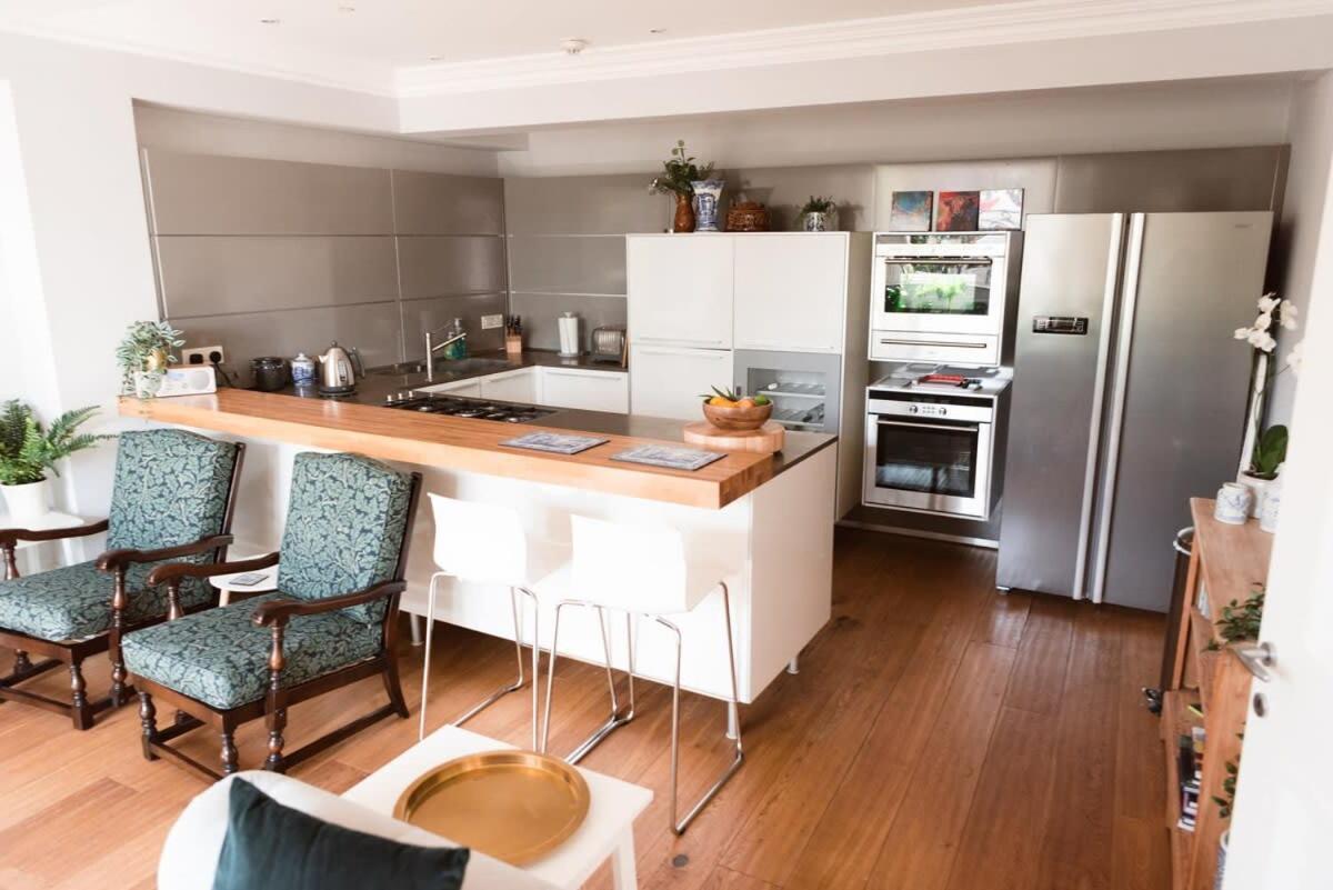 Elegant West End Flat In * Glasgow