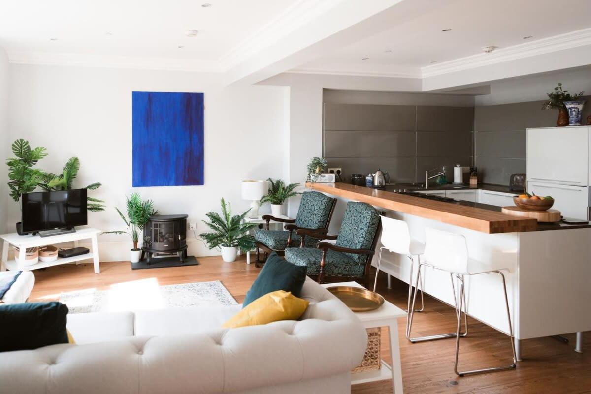 Apartment Elegant West End Flat In *