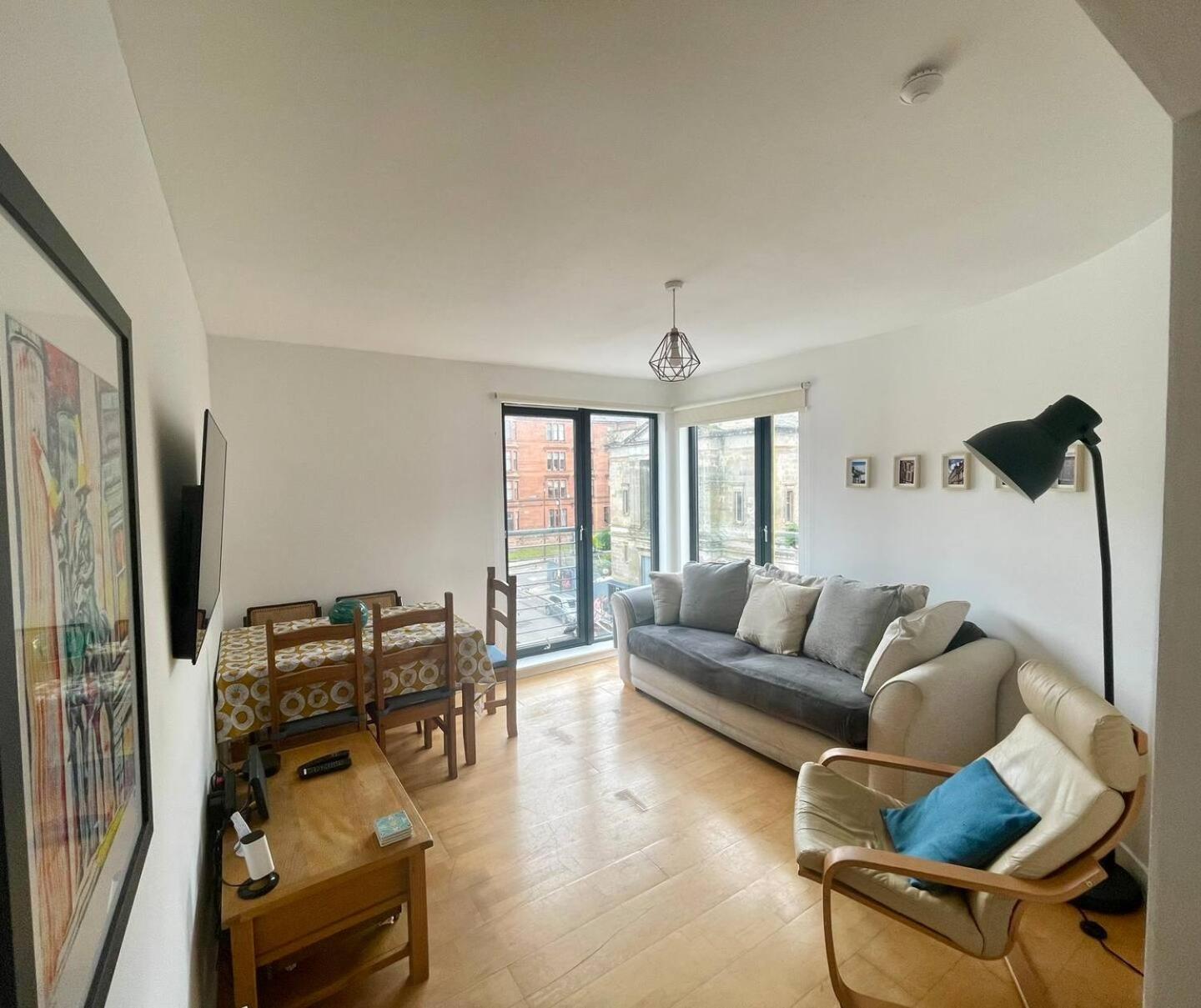 Perfect Location In Heart Of West End Pass The Keys