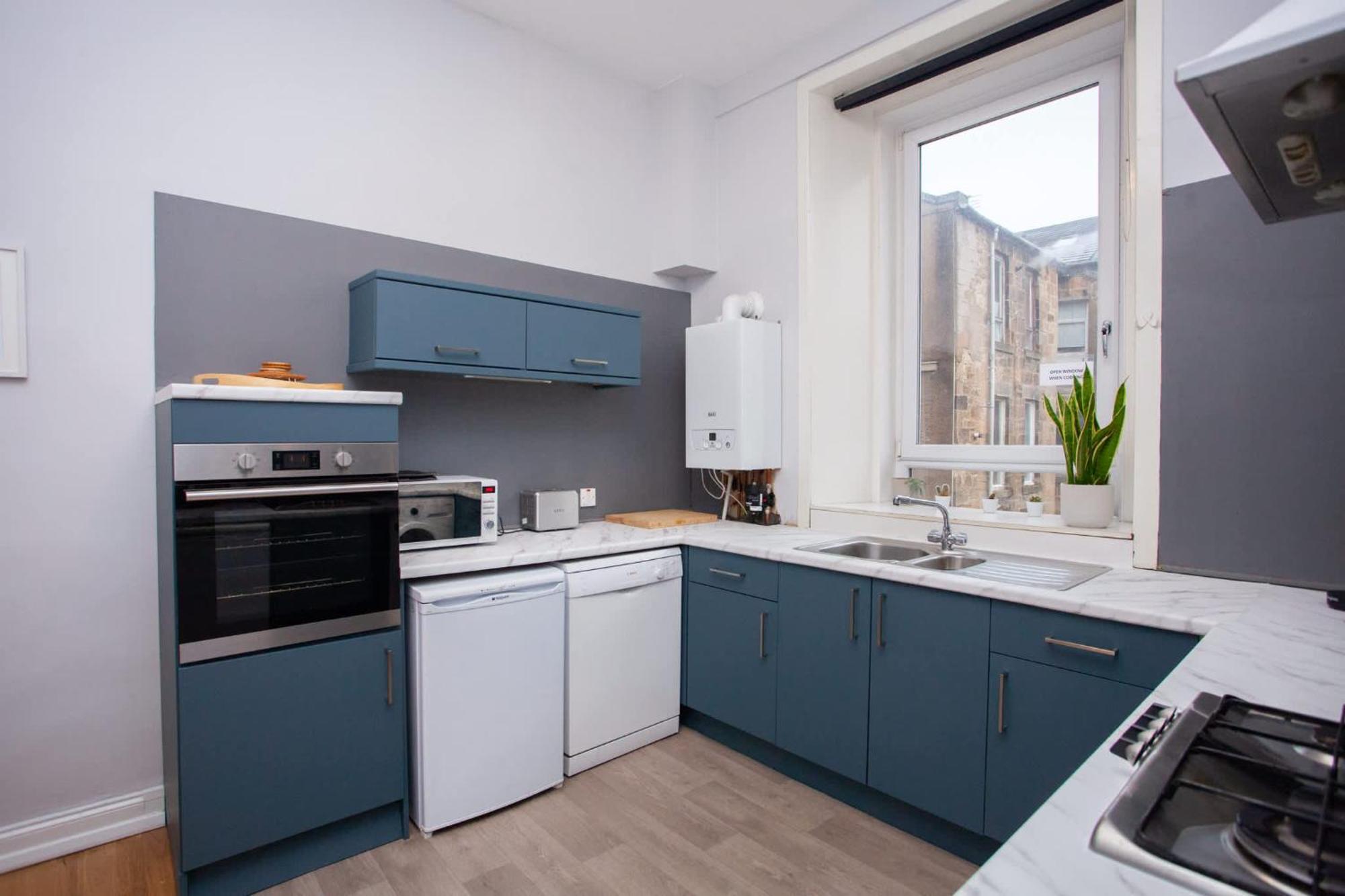 Newly Renovated Flat In Trendy Finnieston * Glasgow