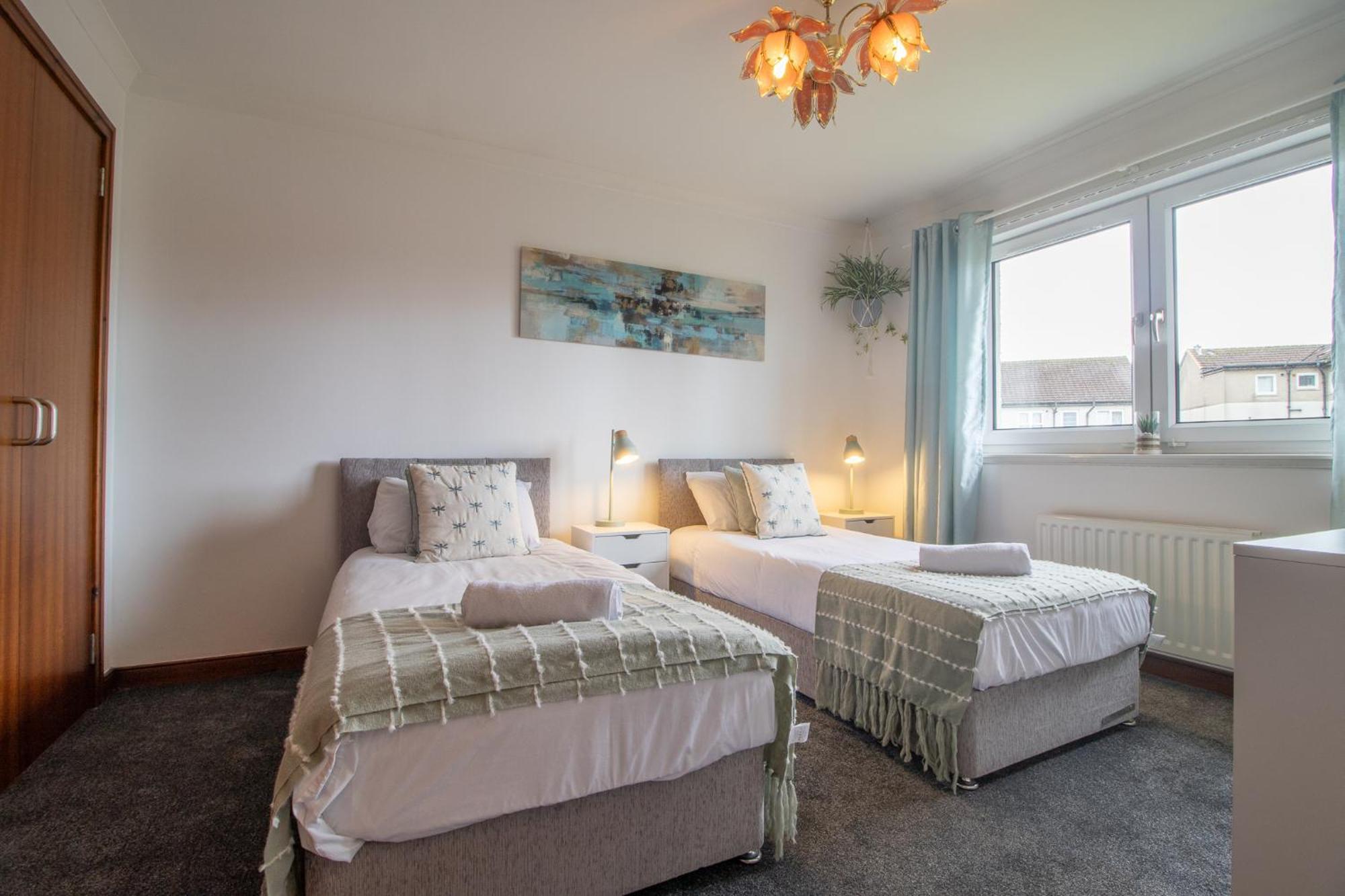 Holiday home Glasgow, Spacious, 2 Bed With Parking