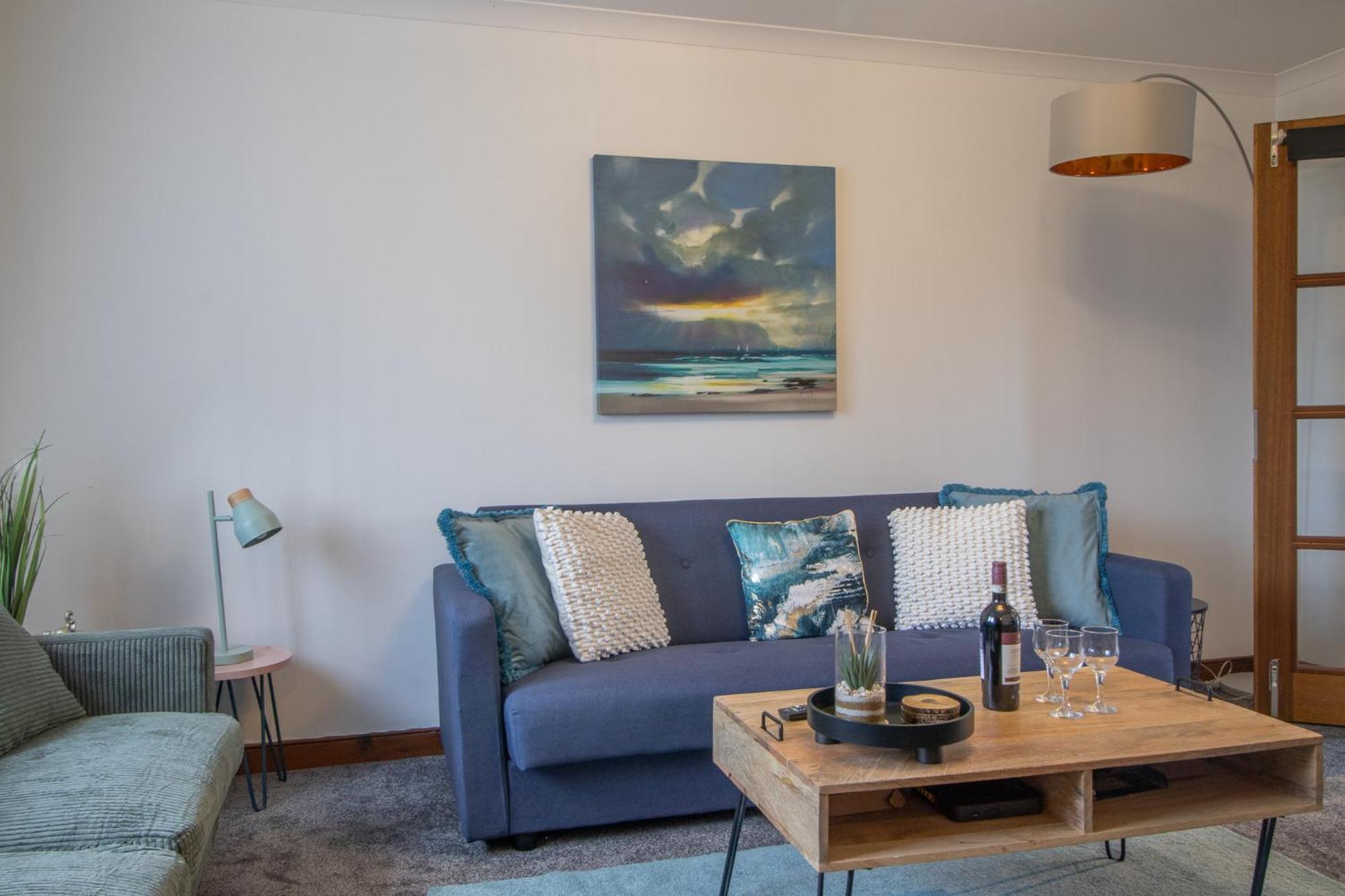 Glasgow, Spacious, 2 Bed With Parking Glasgow