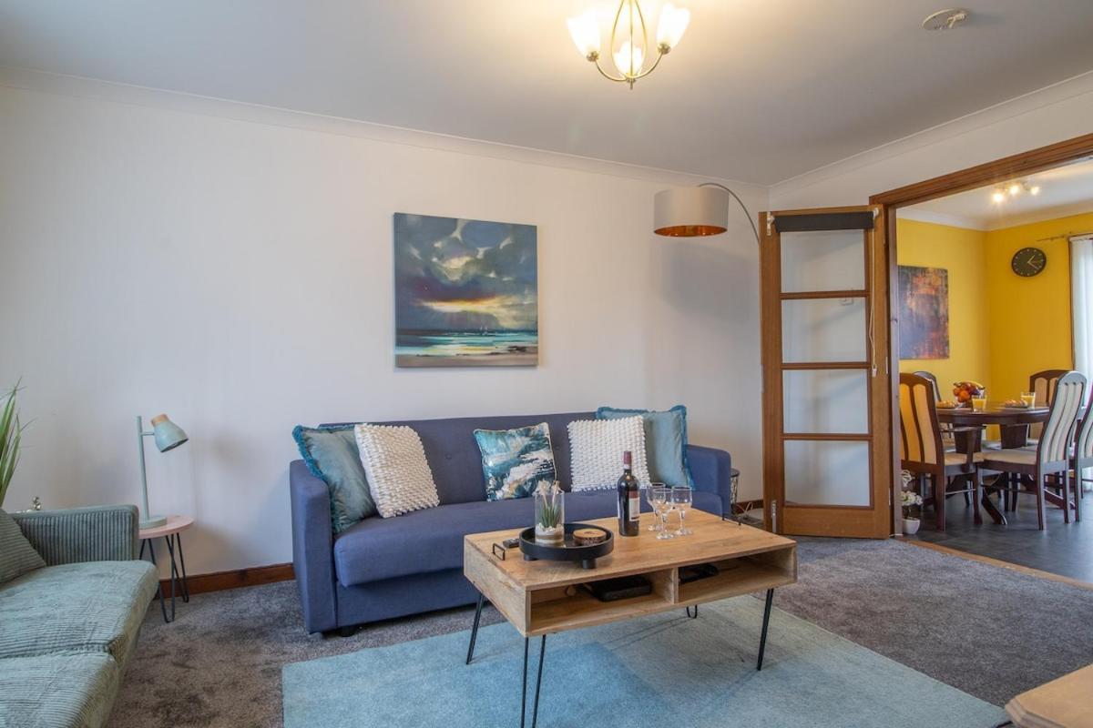 Glasgow, Spacious, 2 Bed With Parking Glasgow