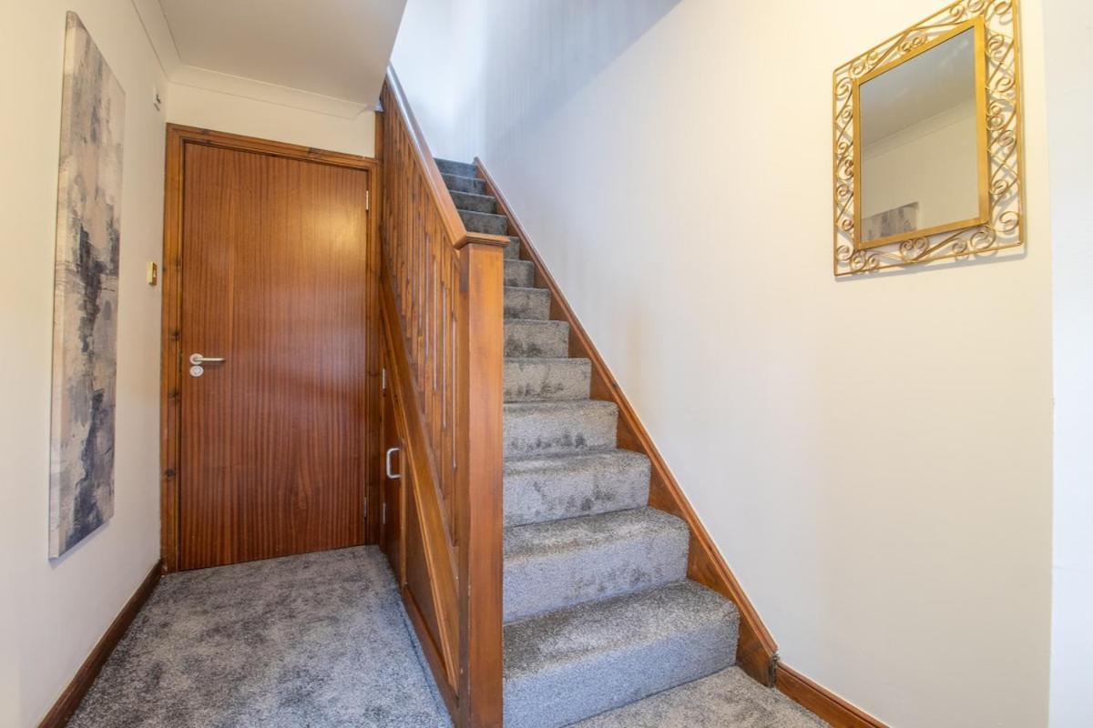 Holiday home Glasgow, Spacious, 2 Bed With Parking Glasgow