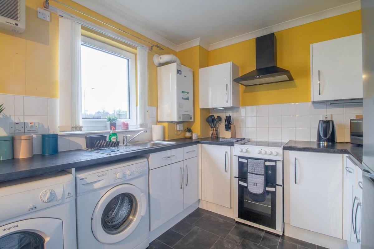 Glasgow, Spacious, 2 Bed With Parking