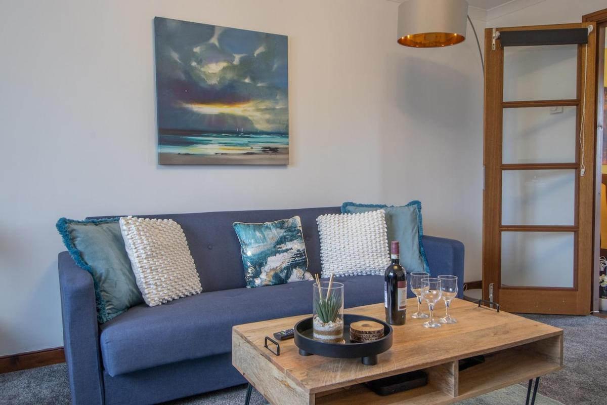 Holiday home Glasgow, Spacious, 2 Bed With Parking *