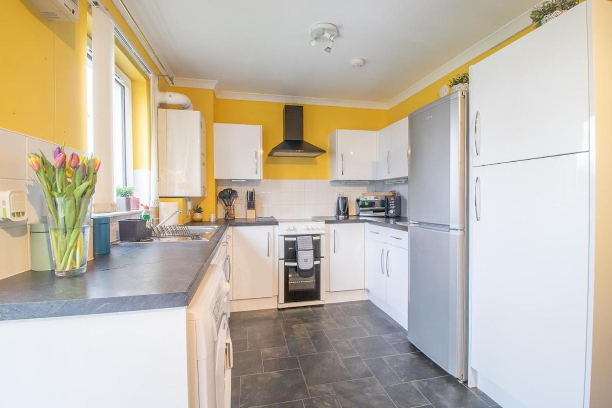 Glasgow, Spacious, 2 Bed With Parking