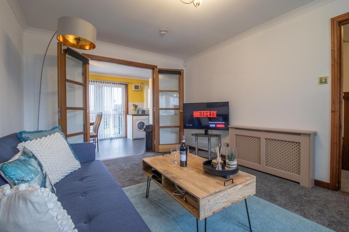 Holiday home Glasgow, Spacious, 2 Bed With Parking Glasgow
