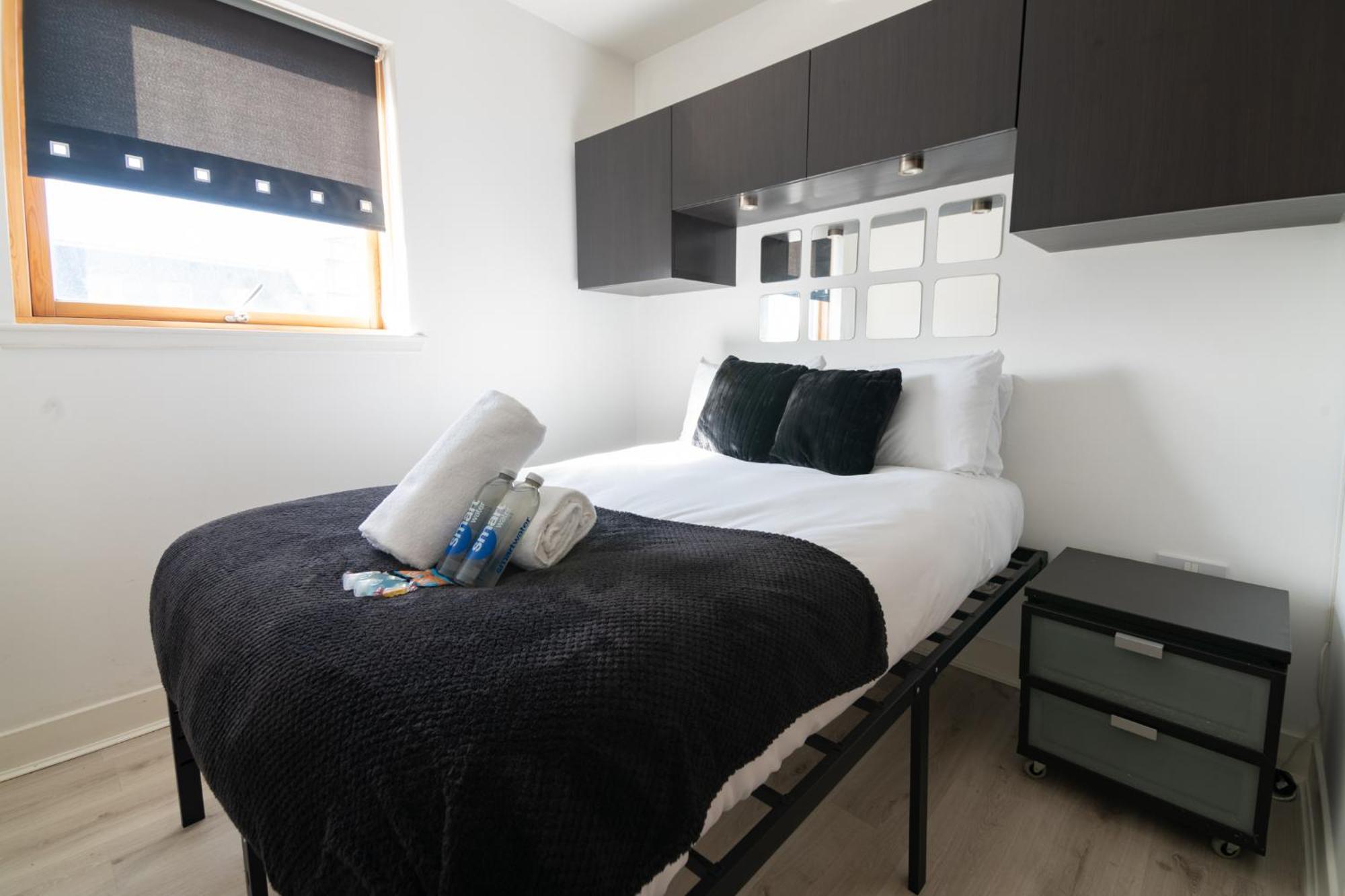 Argyle Apartment