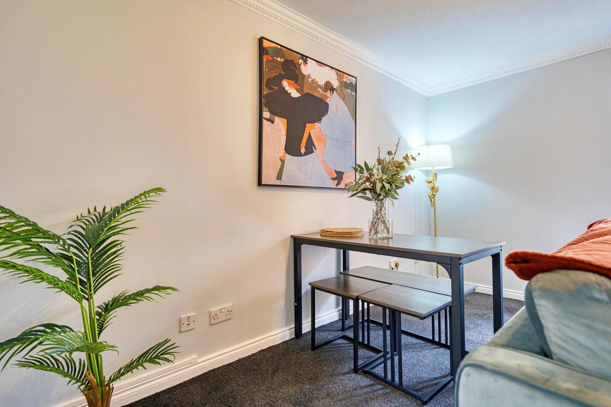 Apartment Spacious 5-bed Riverside With Free Parking Glasgow