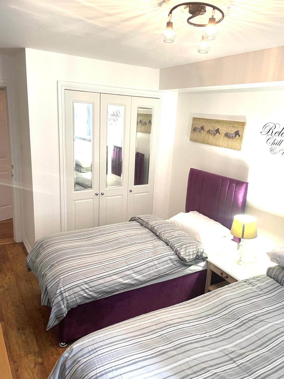 3 Beds,2 Bedroom Cosy Near Centre *