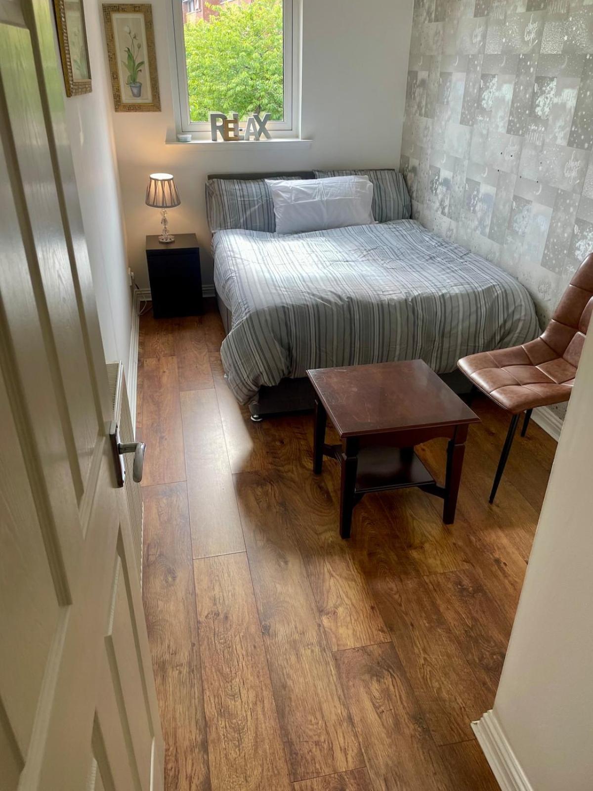 Apartment 3 Beds,2 Bedroom Cosy Near Centre