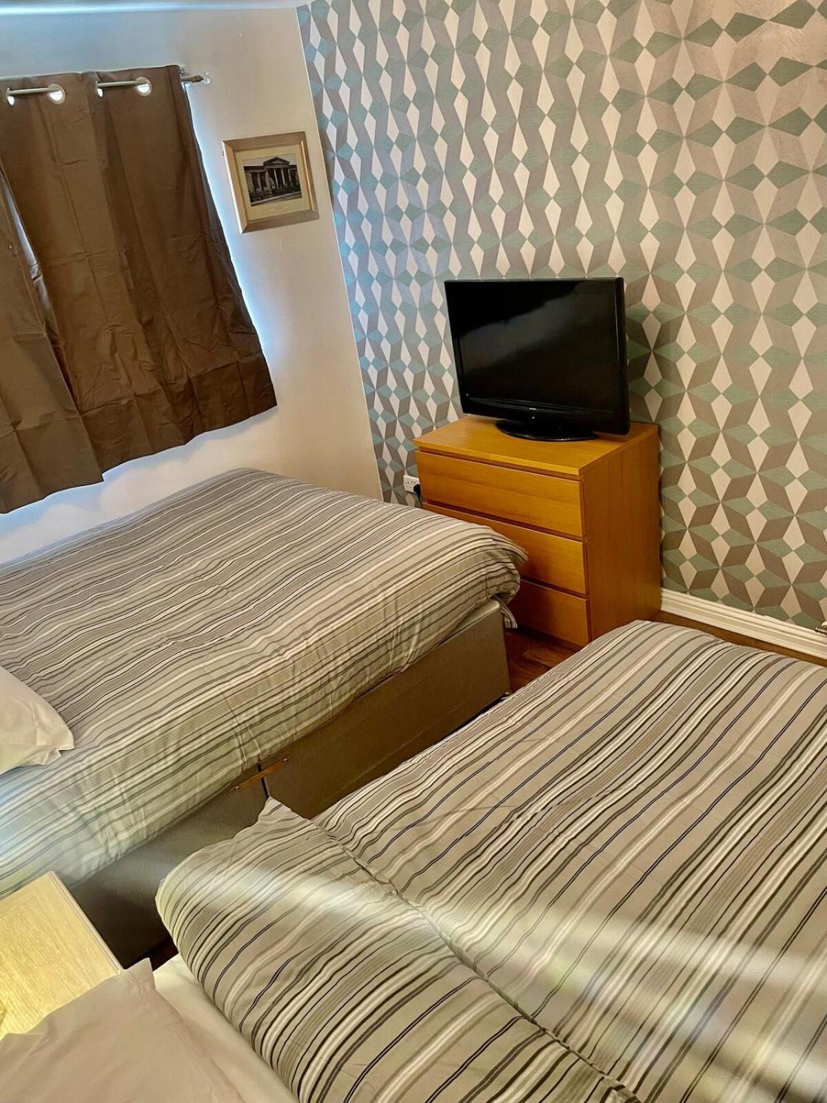 Apartment 3 Beds,2 Bedroom Cosy Near Centre