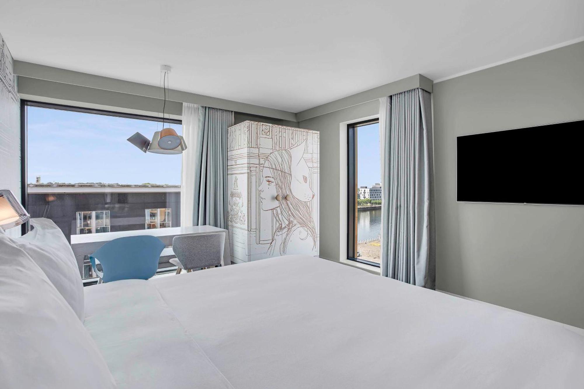 Radisson Red Hotel, 4* Glasgow
