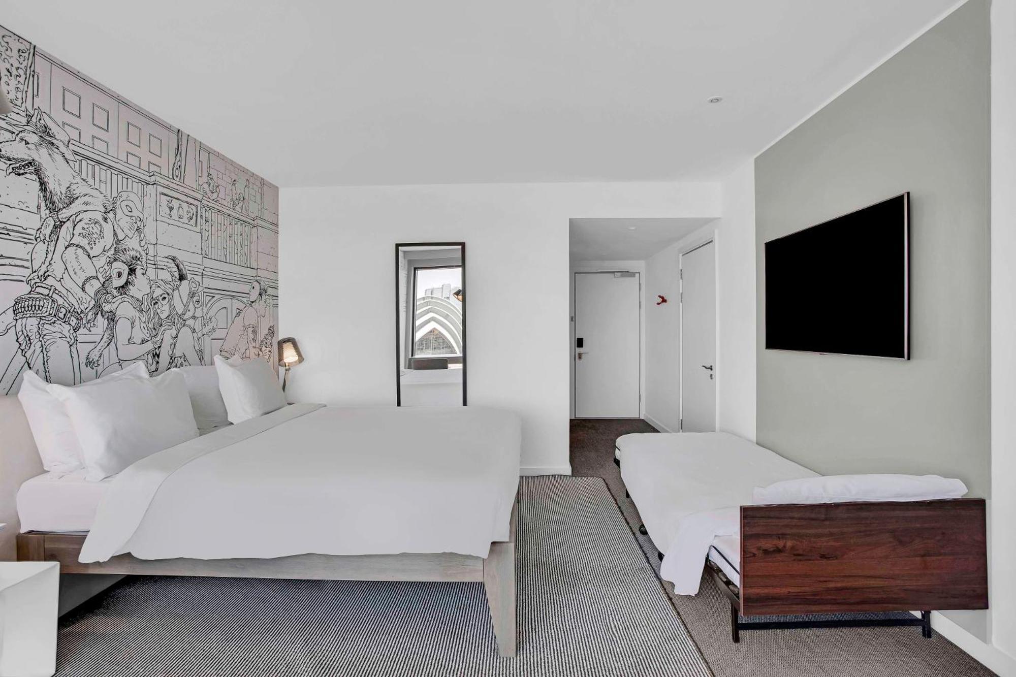 Radisson Red Hotel, Hotel 4*