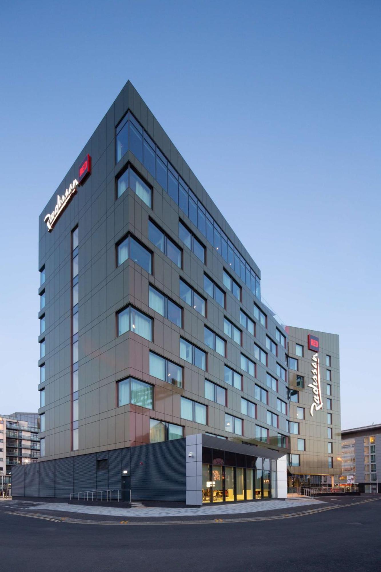 Radisson Red Hotel, 4*