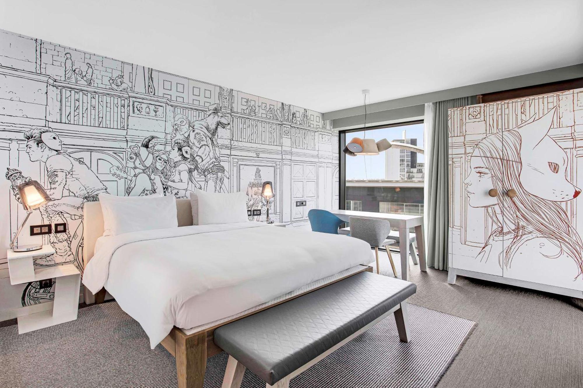 Radisson Red Hotel,