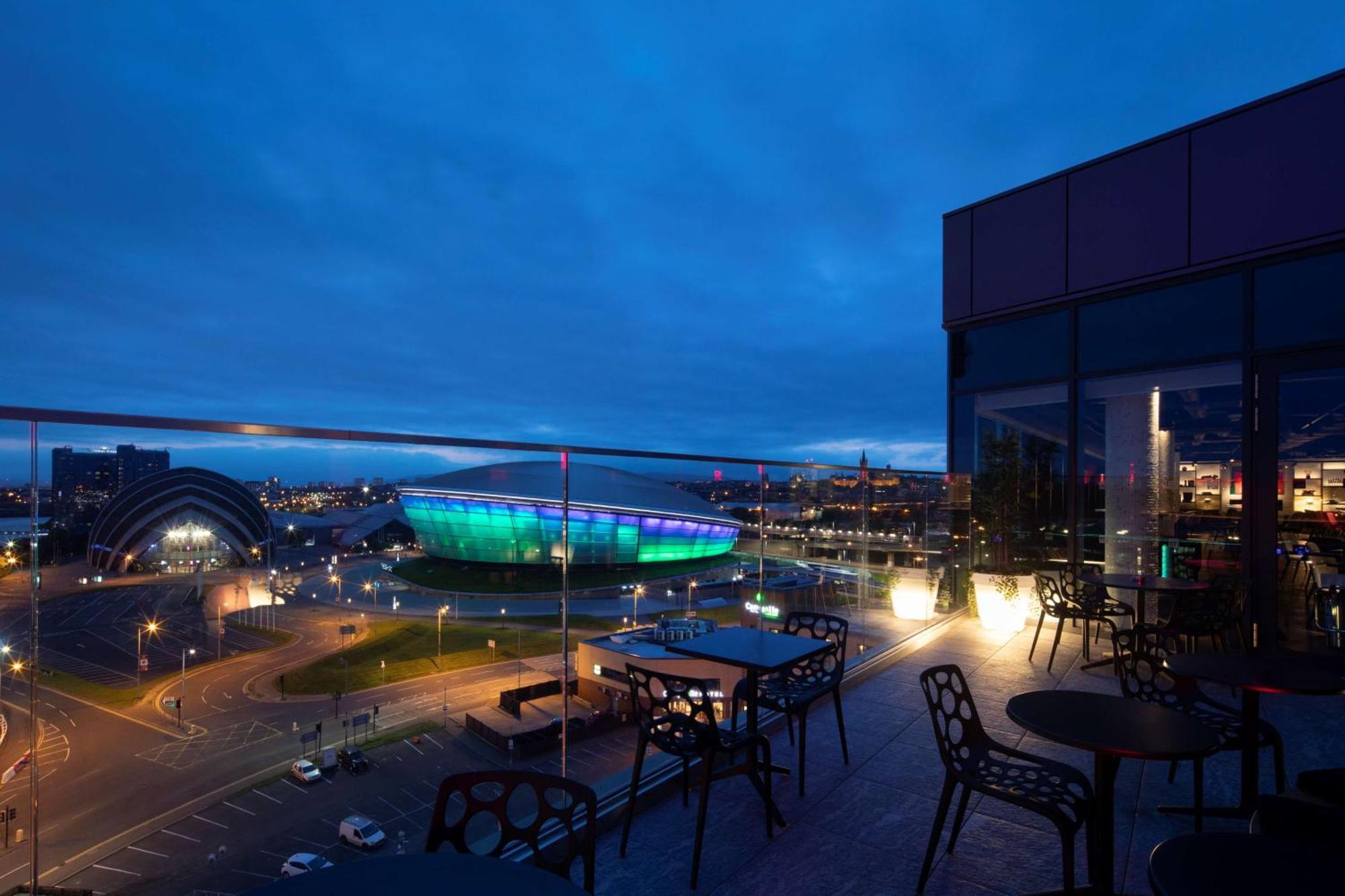 Hotel Radisson Red Hotel, 4*
