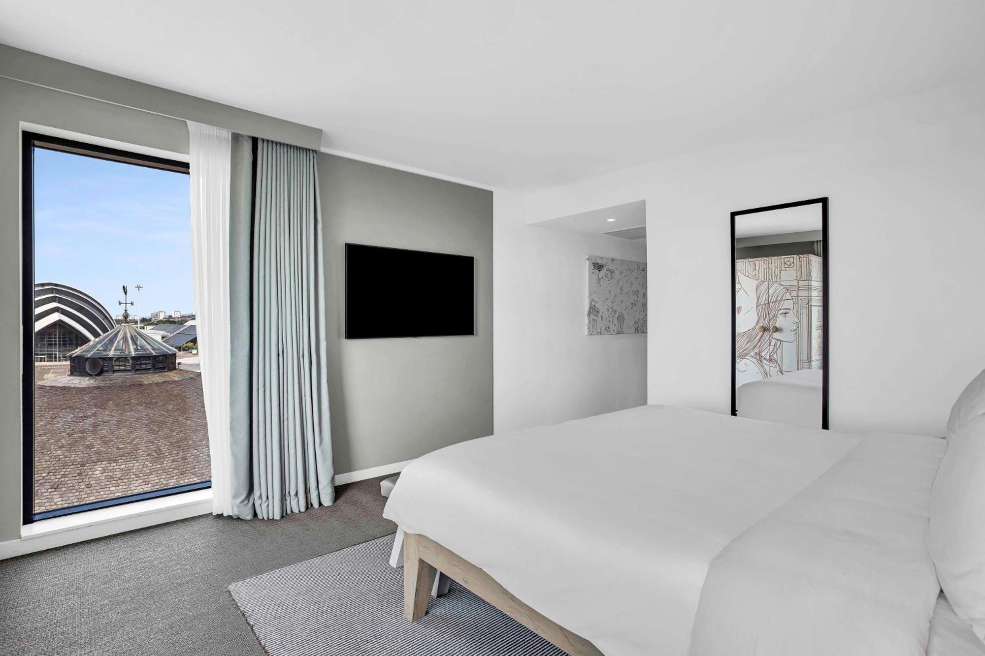Radisson Red Hotel, Hotel 4*