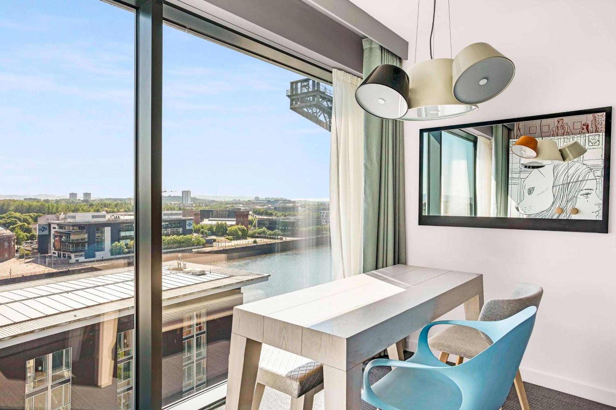 Radisson Red Hotel, 4* Glasgow