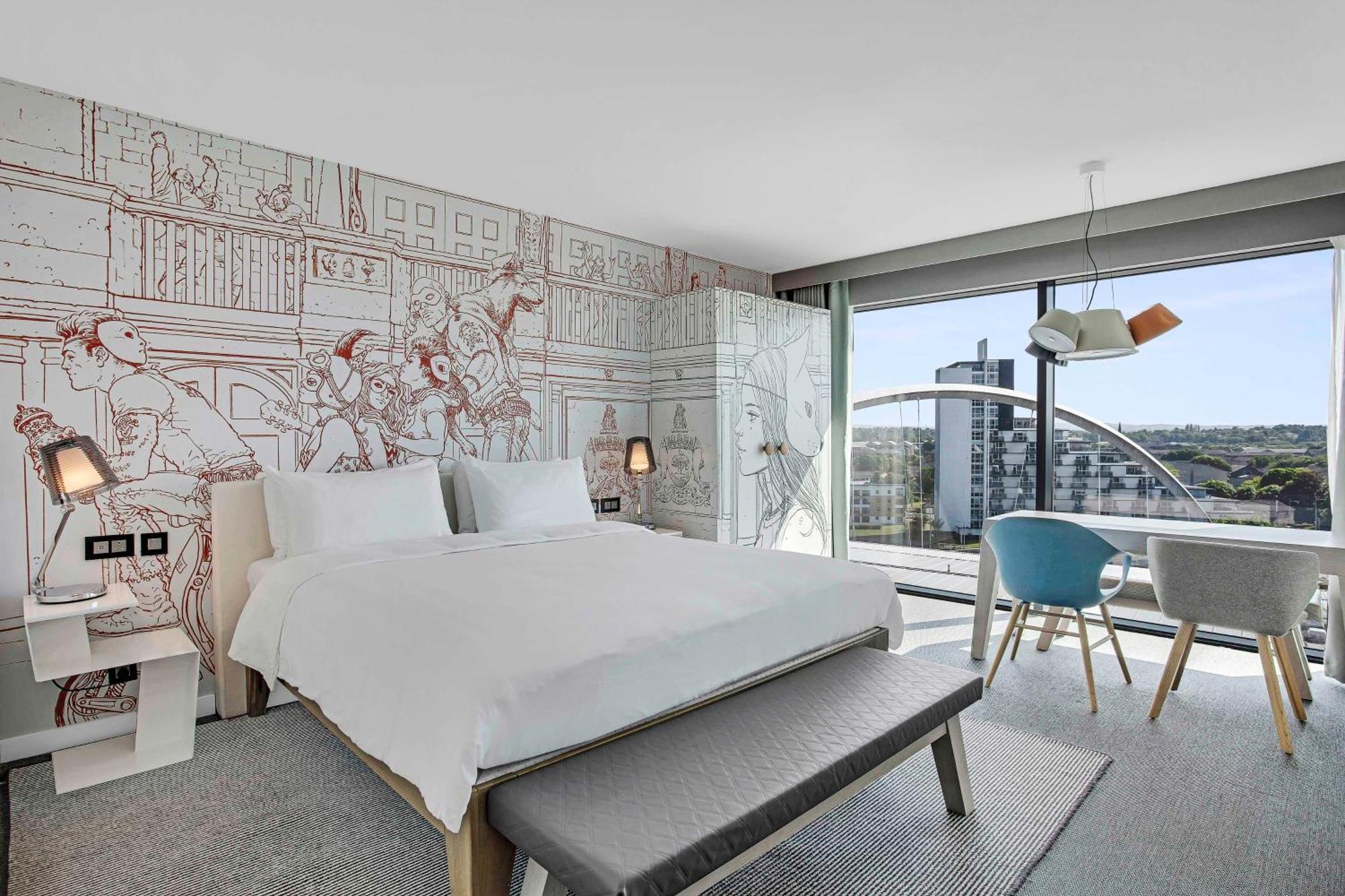 Radisson Red Hotel, Hotel 4*