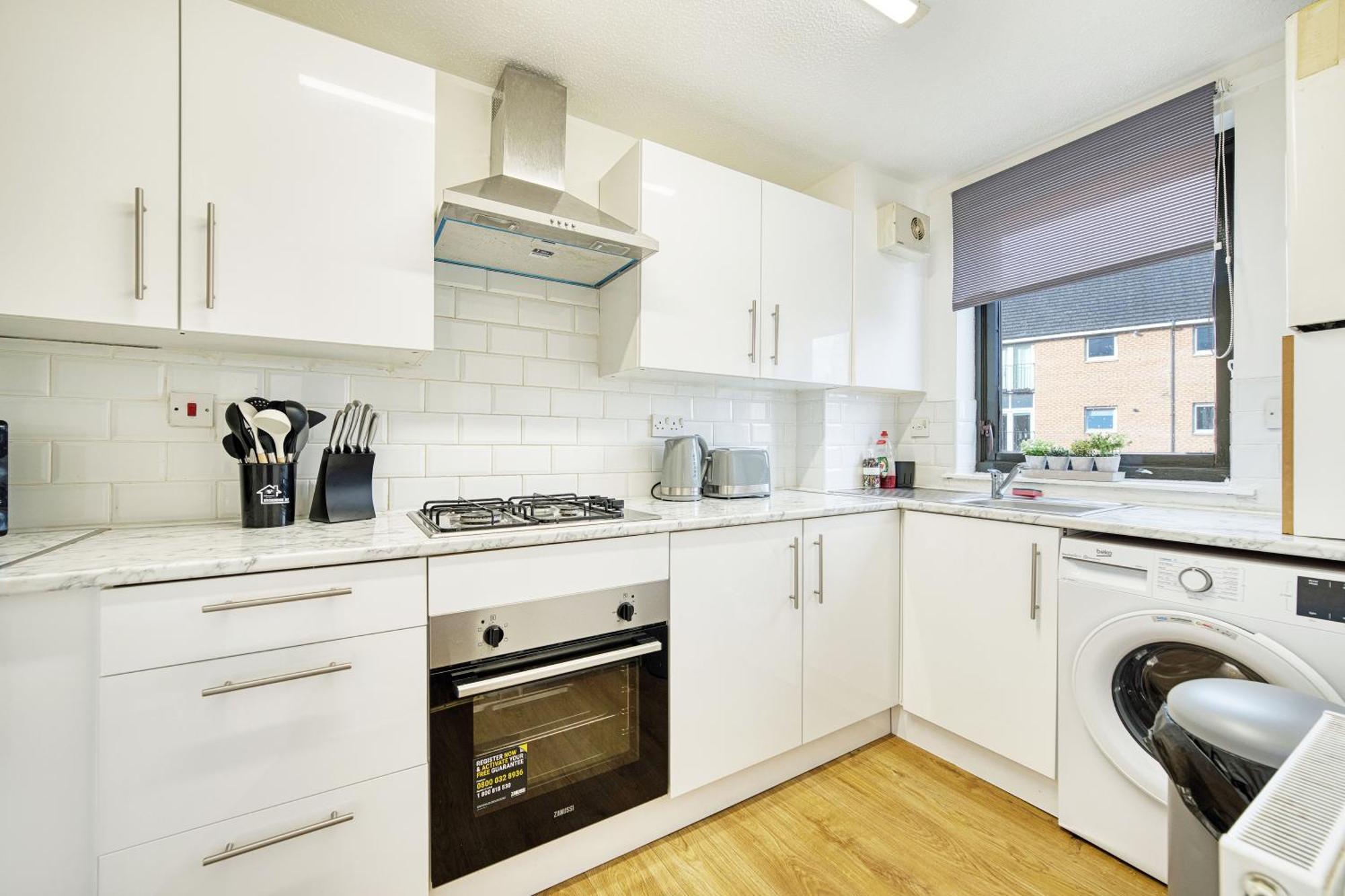 Apartment 2 Bedroom Gardens Retreat With Free Parking Glasgow