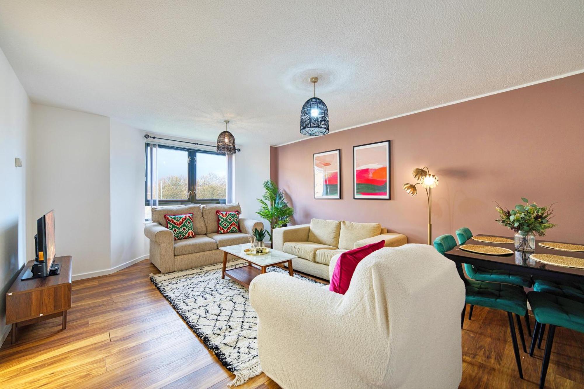 2 Bedroom Gardens Retreat With Free Parking Apartment