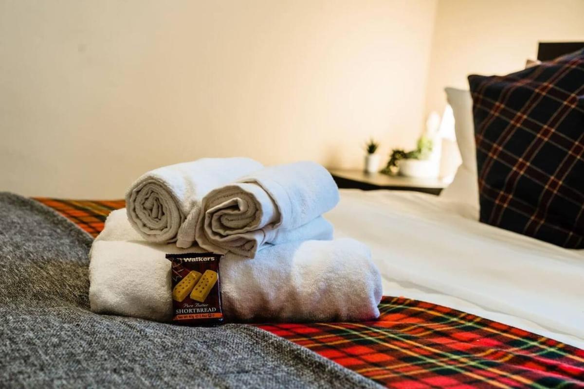 Apartment Cheerful 1 Bedroom Homely Apartment, Sleeps 4 Guest Comfy, 1 X Double Bed, 1 X Sofa Bed, Parking, Free Wifi, Suitable For Business, Leisure Guest,glasgow, West End, Near Centre Glasgow