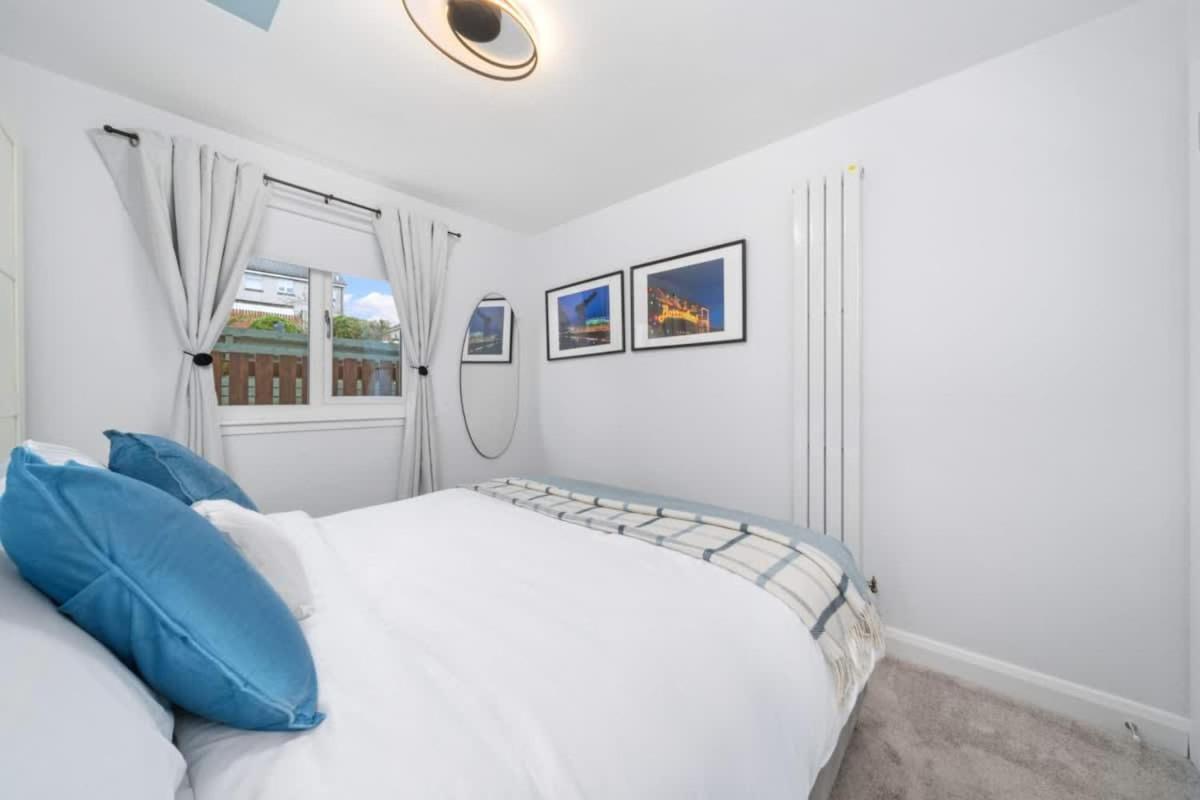 Apartment Stylish 2 Bed With Parking