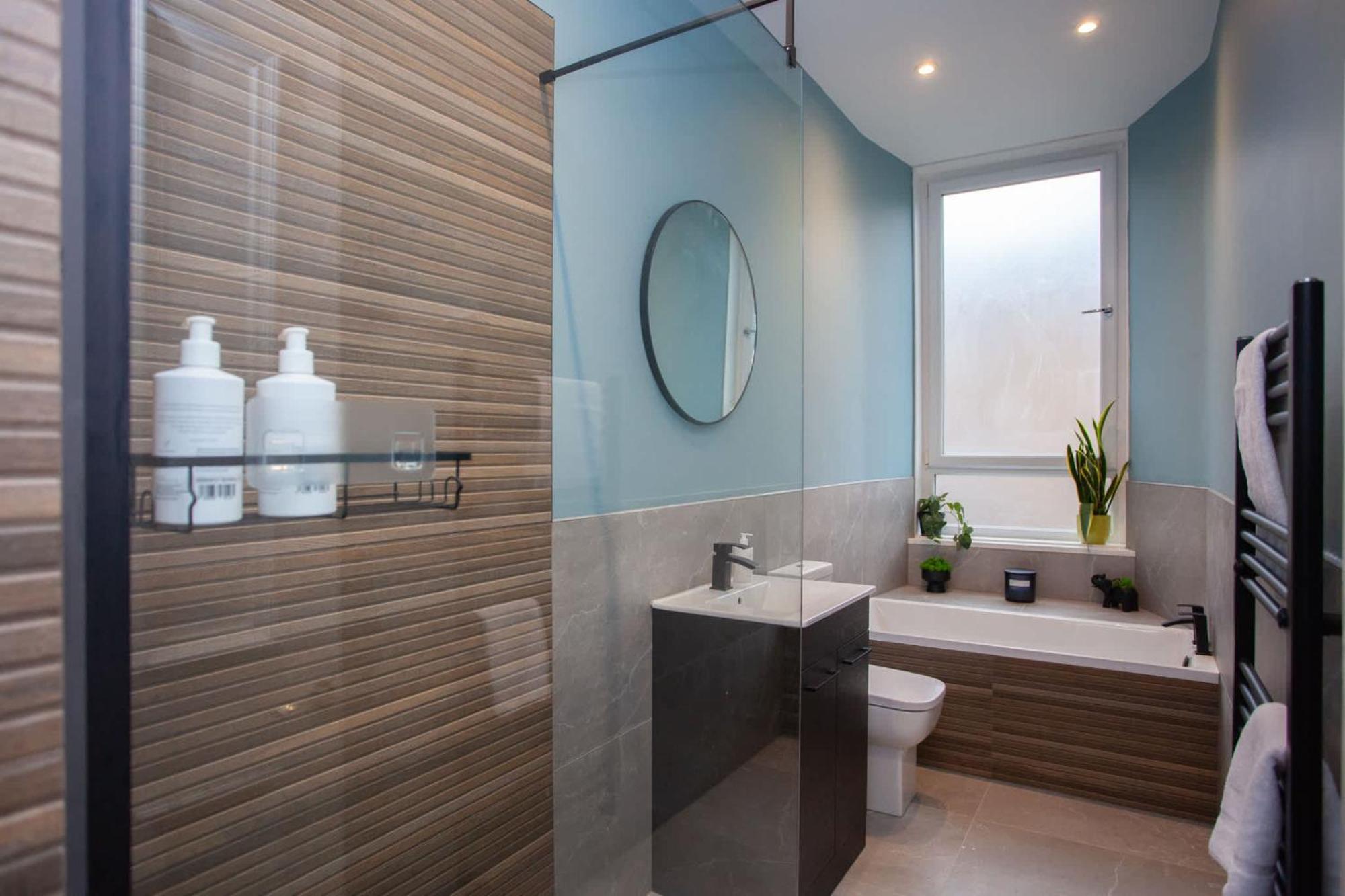Newly Renovated Flat In Trendy Finnieston *