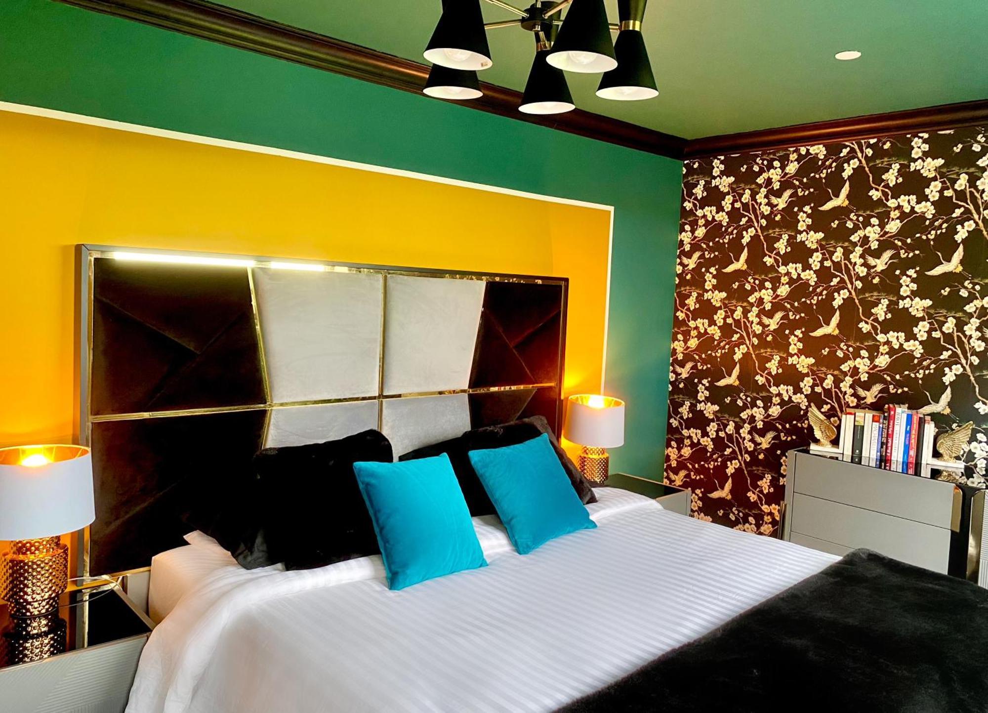 Private Bedroom & Bathroom With Amazing View In Quirky Townhouse Glasgow